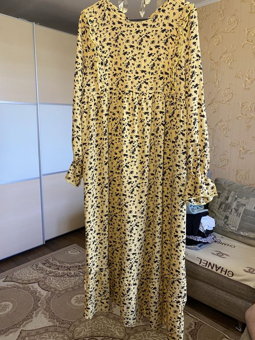 Продам платья разные