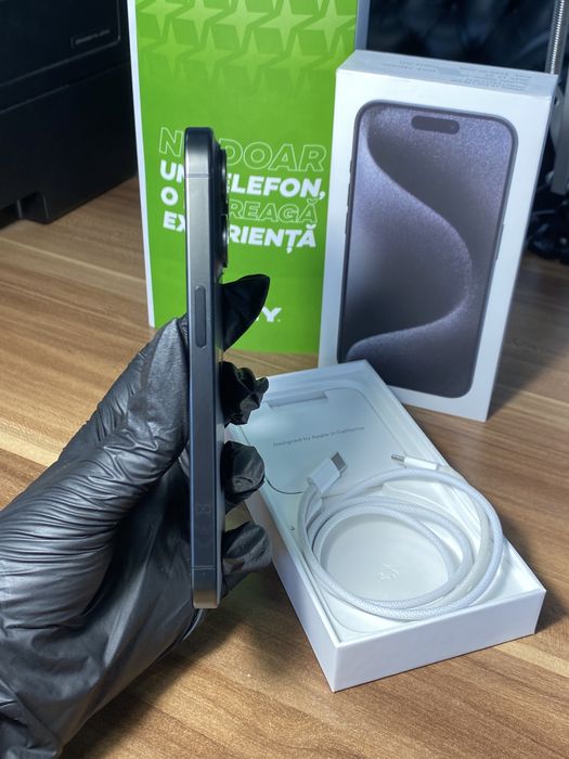 iPhone 15 Pro • 128 GB • Black Titanium