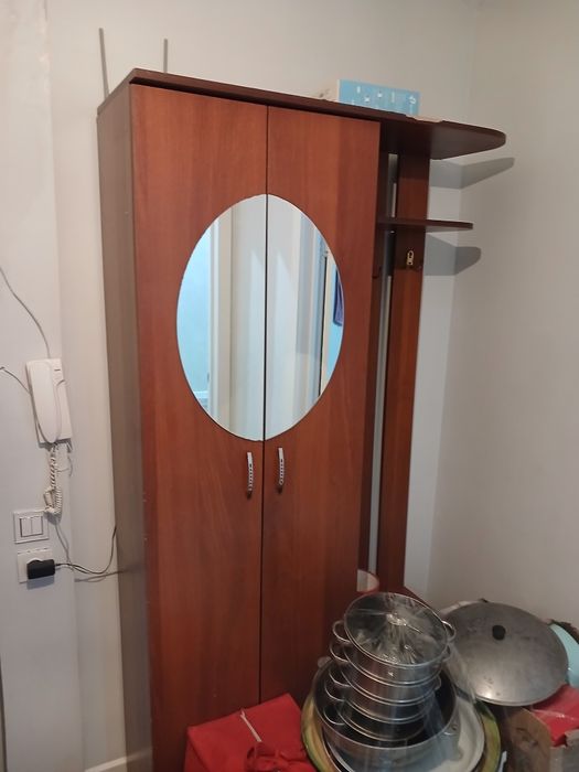 Продам прихожую пишите