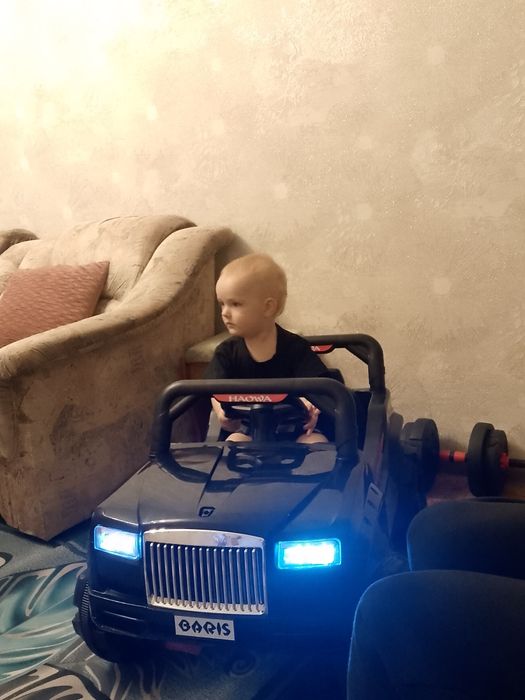 Продам детскую машину