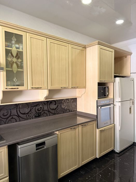 Продается кухонная мебель б/у