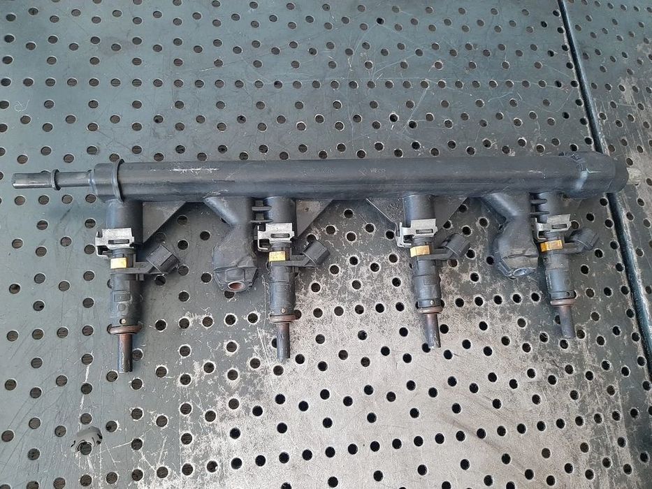 rampa cu injectoare 1.4 b 8fs peugeot 207 307 308 citroen c2 c3  v752817680
