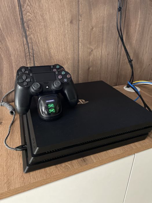 Playstation 4 pro идеальное состояние