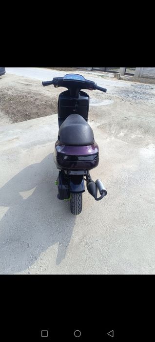 Vând doua Piaggio zip