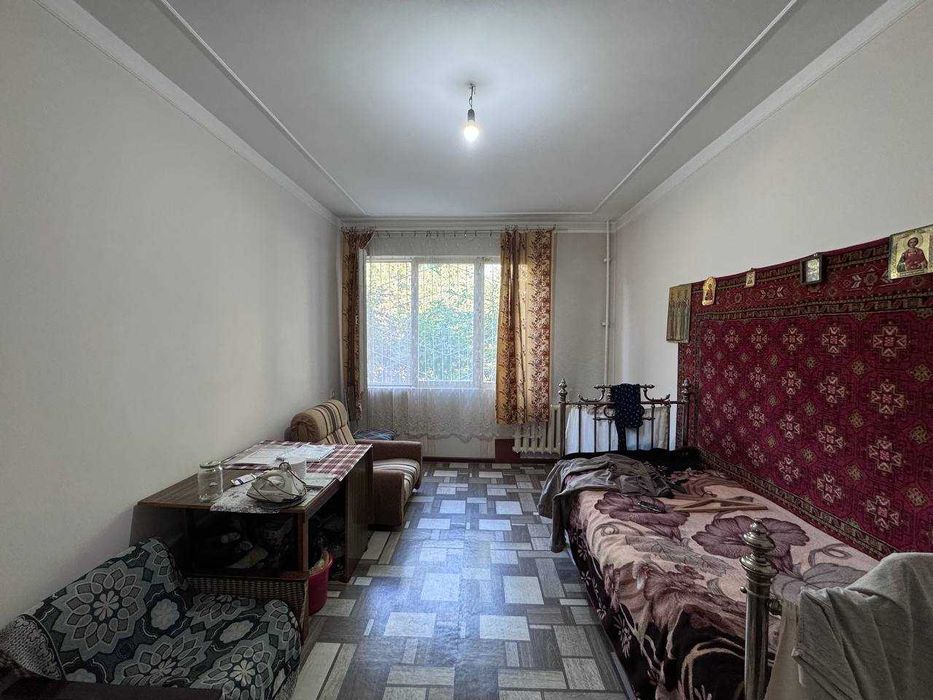 Учтепа-12 квартал 4/1/4  76,11 кв.м. возможно под коммерцию=