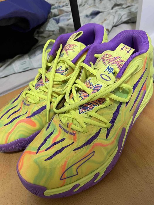 Волейболни маратонки