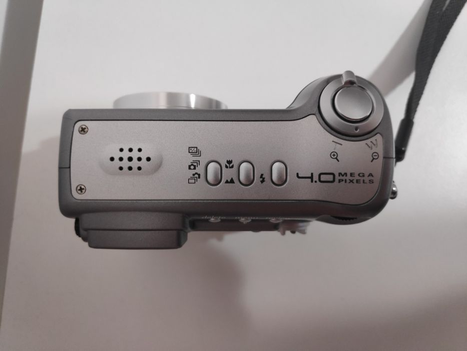 Kodak Easyshare DX7440 4 MP Digital Camera 4x Optical Zoom