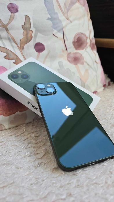 iPhone 13 Green 128 GB – пълен комплект, с остатъчна ГАРАНЦИЯ