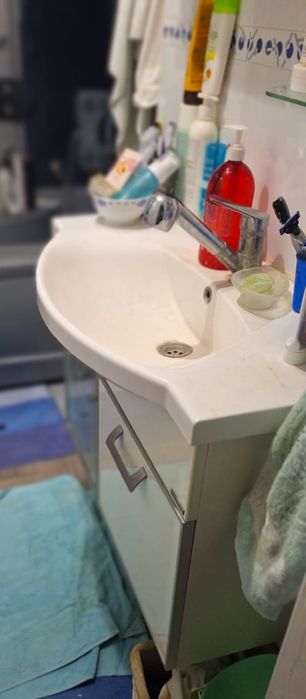 Продам раковину со шкафом