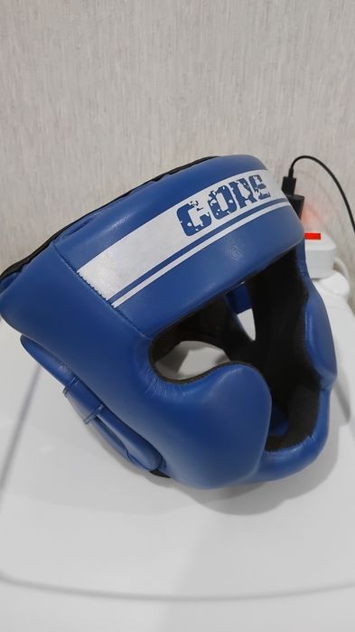 Продам перчатки шлем и боксерки б/у