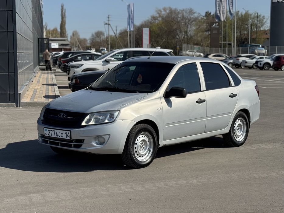 Lada Granta 2013 год