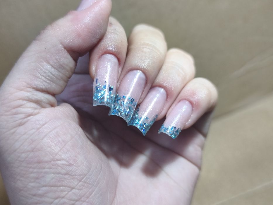 Manichiura cu gel