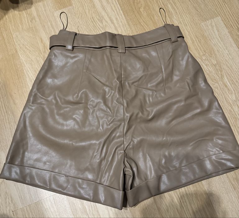 Кожаные шорты