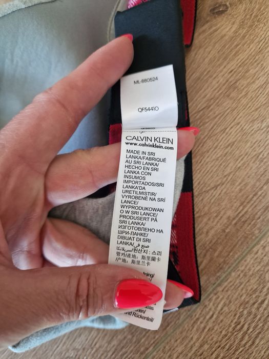 Страхотен дамски спортен топ CALVIN KLEIN, размер 70D