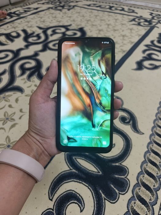 Продается телефон