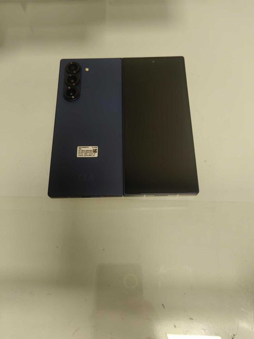 Samsung galaxy z fold 6 512GB-12RAM