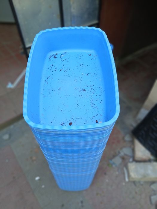 Пластмас.Идишлар.Сотилади ранга. Бир. Хил. Пширик ва бошка нарсалар уч