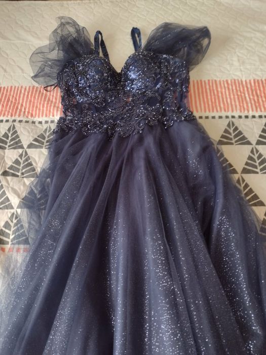 Продава се бална рокля