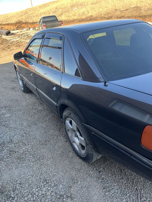 Продам ауди 100с4