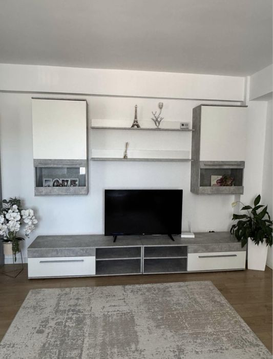 Mobila de sufragerie in stare impecabila!