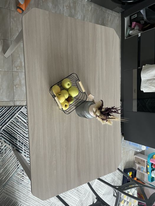 Стол кухонный