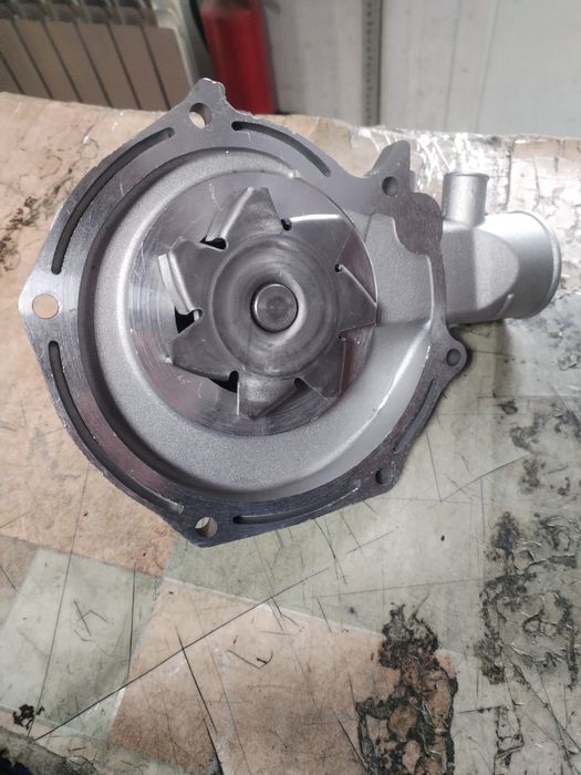 Помпа на Опель Омега-А