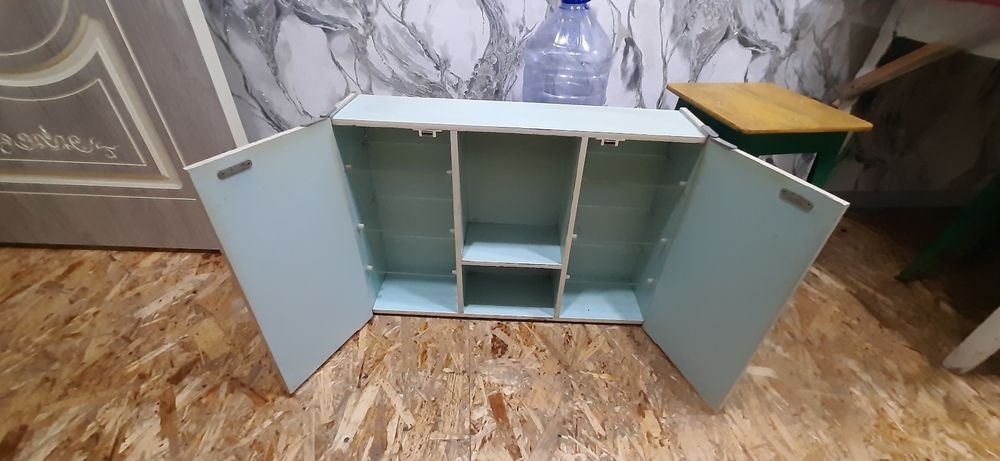 Kichkina shkaf vanna uchun sotiladi