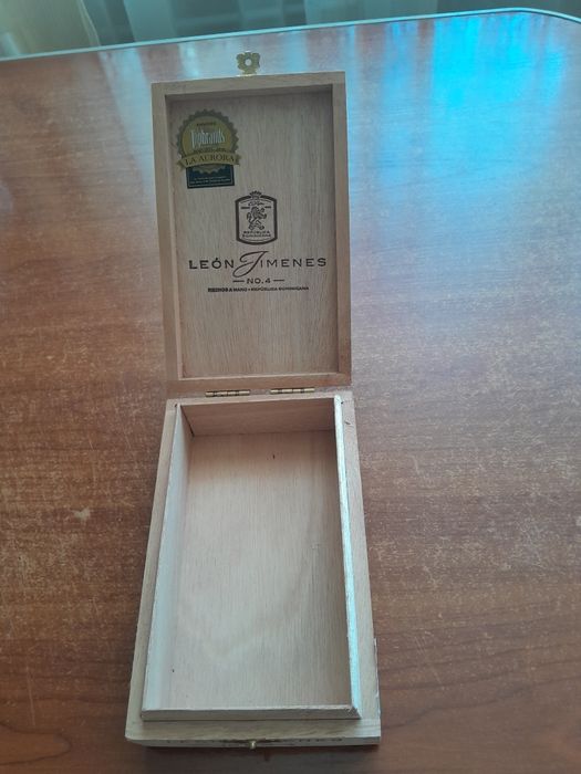 Продам коробку для хранения сигар