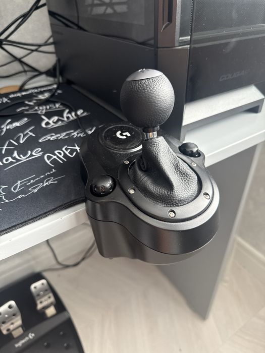 Игровой руль Logitech G29