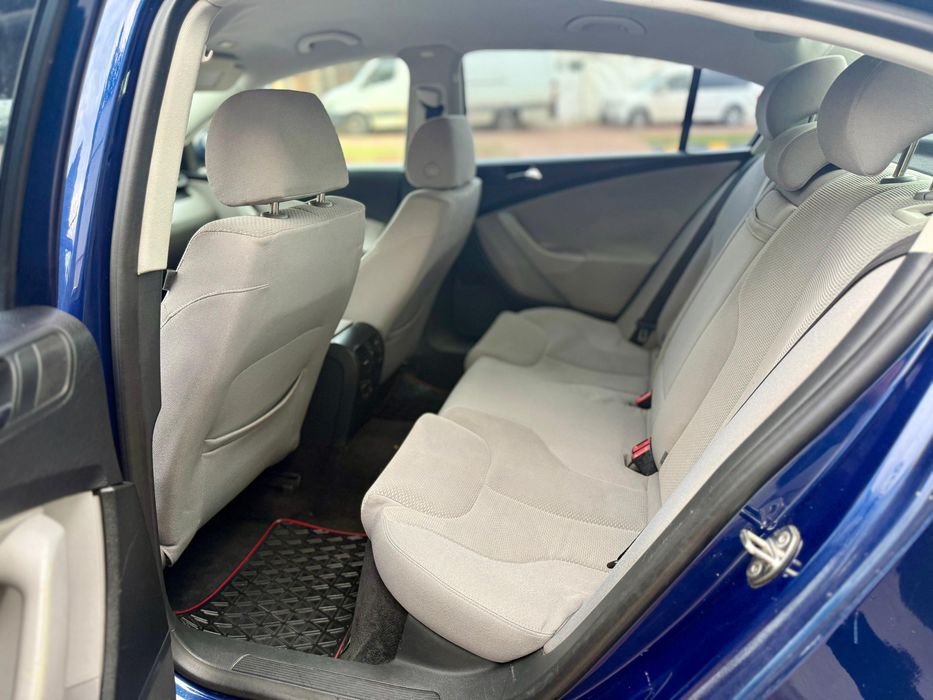 • Volkswagen Passat 2007 / 2.0 Diesel / Berlina / Parc Auto /  RATE •