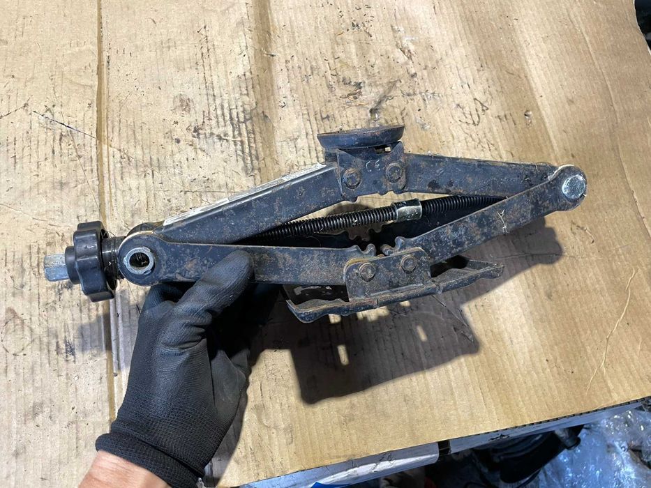 Авто Крик Авариен Крик Mercedes A B Class