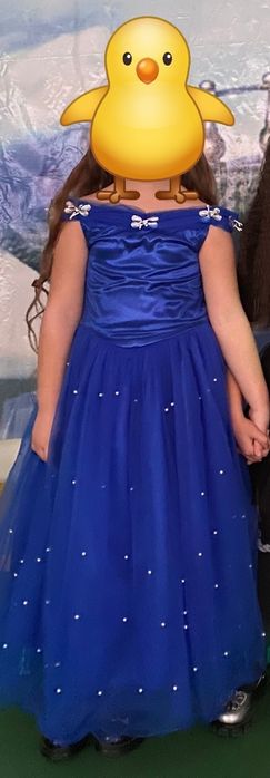 Продаются нарядные платья на девочку.