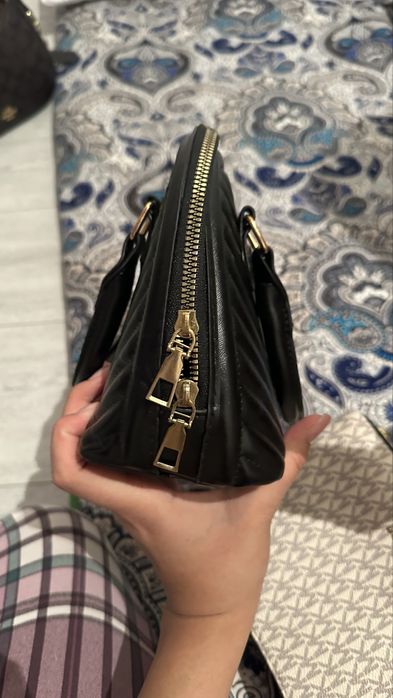 Черная сумка удобнвя красивая