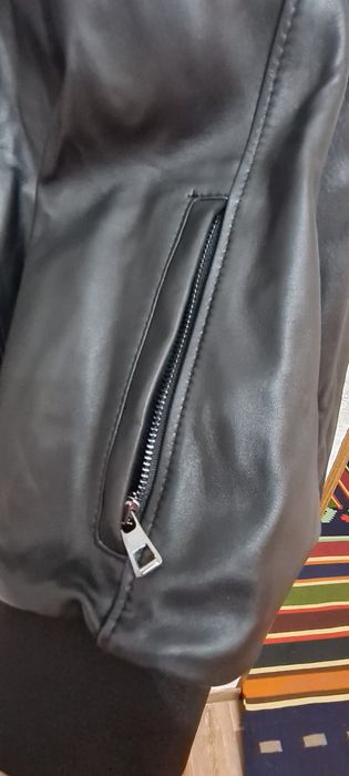 Просто шикарный мужской бомбер!