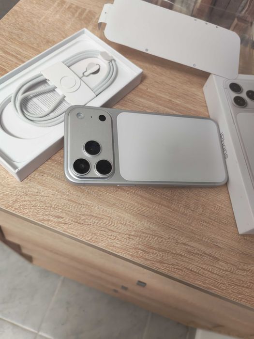 iPhone 17 Pro max sigilat