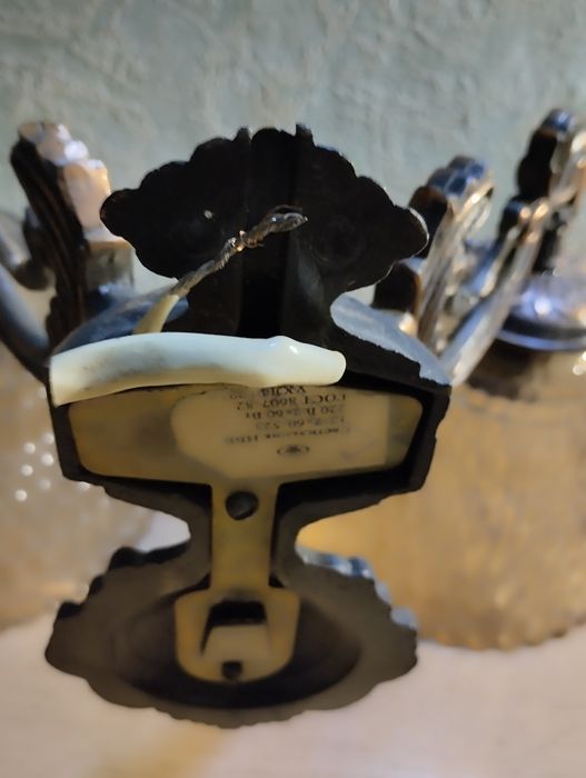 Бра на две лампочки .