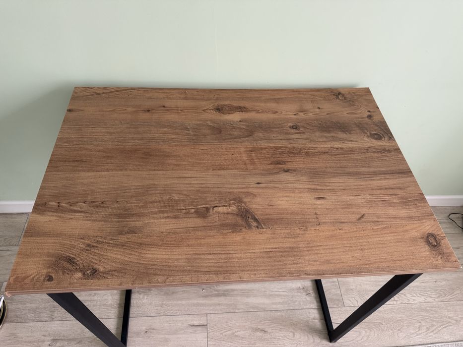 Стол в силе лофт в хорошем состочний