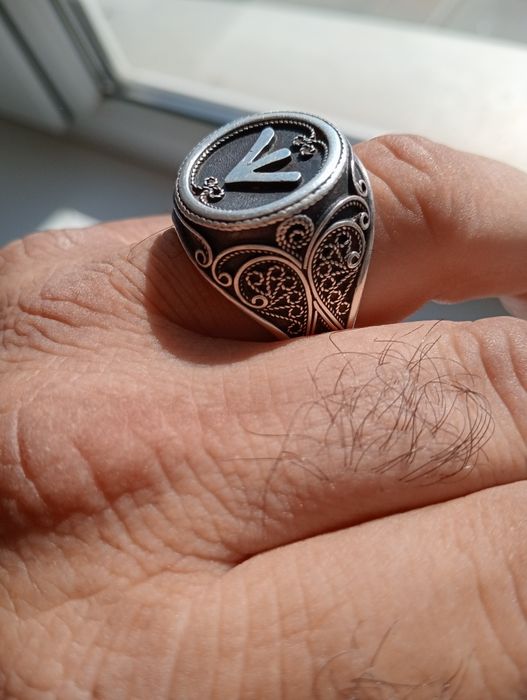 Продам серебренныи кольцо для мужчинь