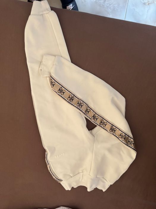 Guess Спортно елегантен комлект размер ,,s”