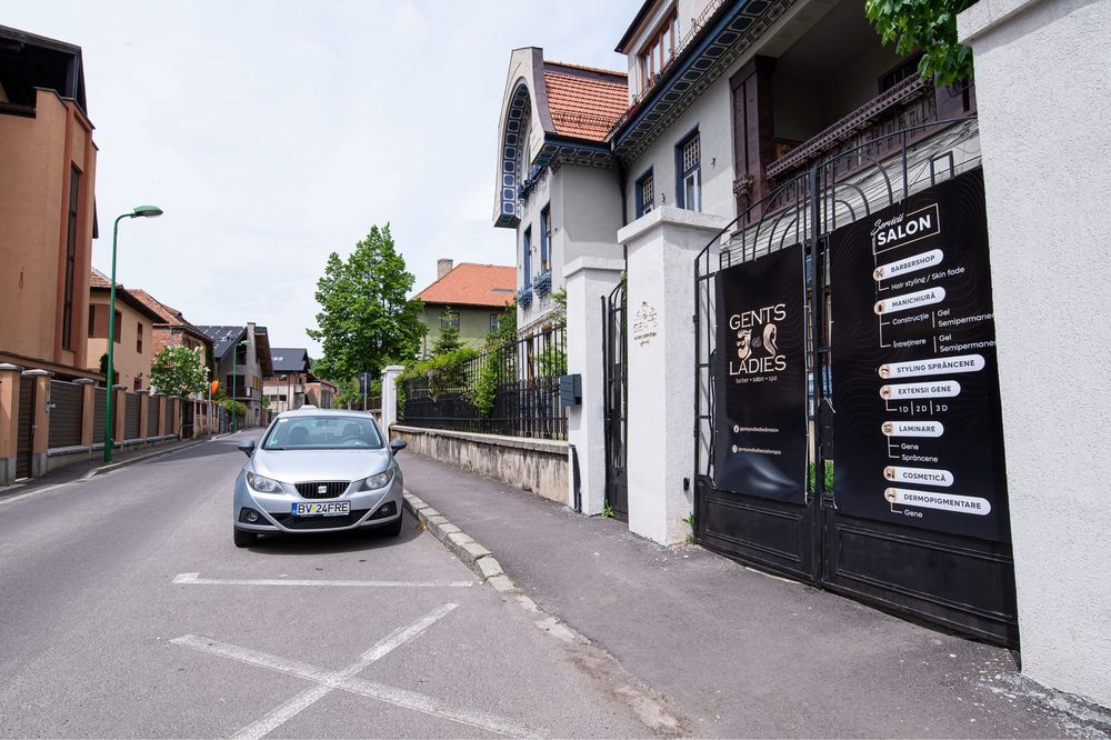 Afacere salon coafura cosmetica manichiura