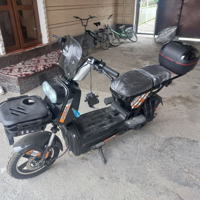 Srochna yangi skuter sotiladi ideal holatda elektro scuter