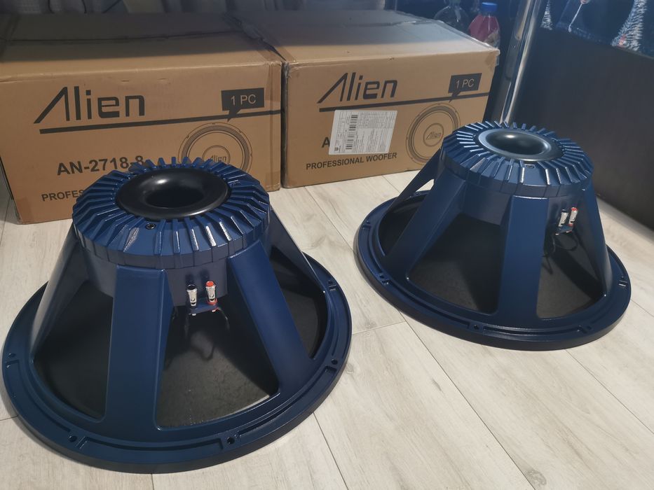 Vând difuzoare 18 Inch 46 cm 800 w rms