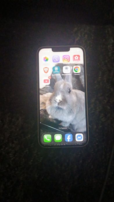 Телефон iPhone 13