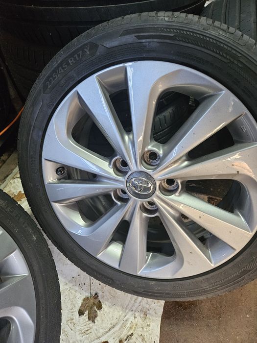 Продавам джанти зо Тойота 17 цола