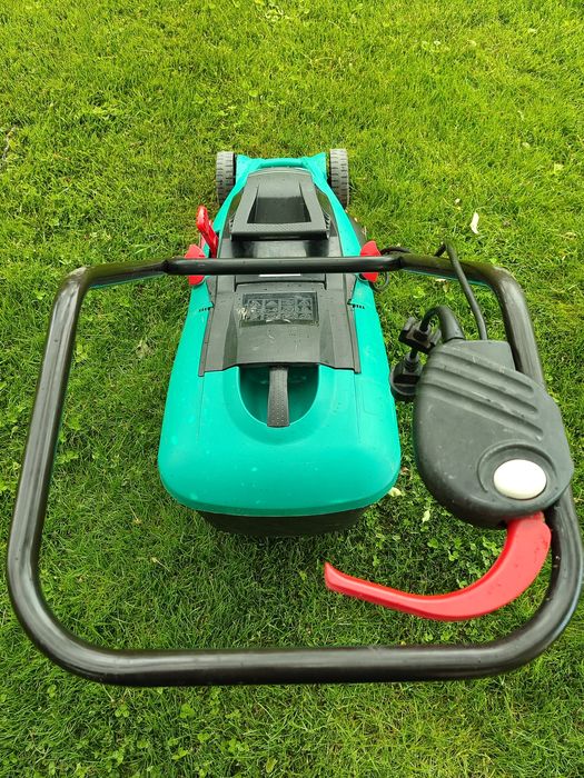 Ел. косачка Bosch 1400w