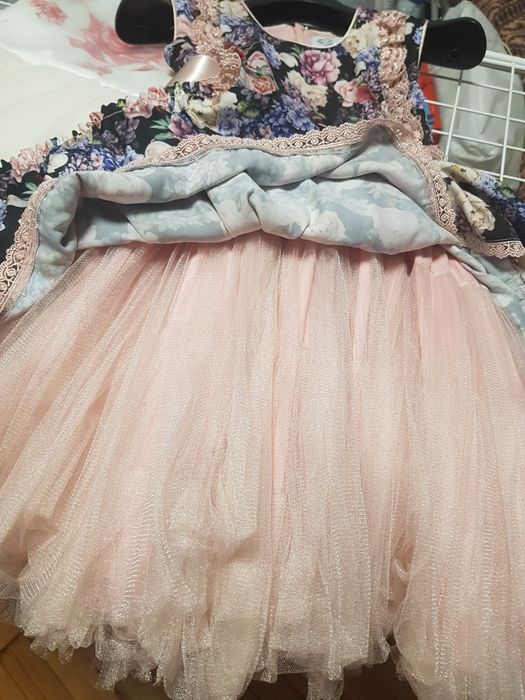 Официална рокля  за момиче Unique размер 134-140 см.