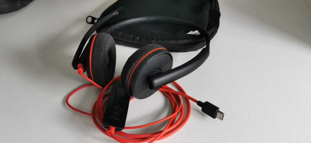 Plantronics Blackwire 3320 si 3220 - conector USB-C