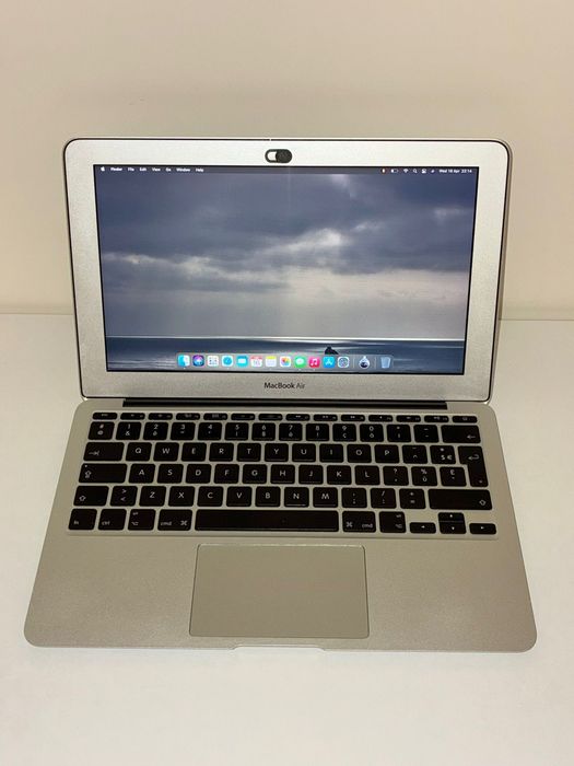 MacBook Air 11 8 gb RAM 128 ssd (1.6 cm grosime)
