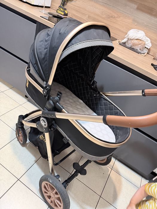 Продам колямку с автолюлькой
