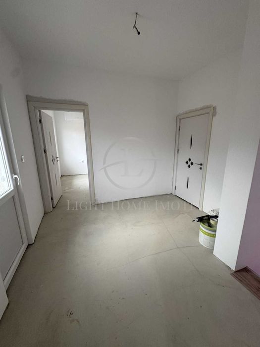 Реф. 2884 Отремонтирана Двуетажна къща с гараж и двор с. Павелско